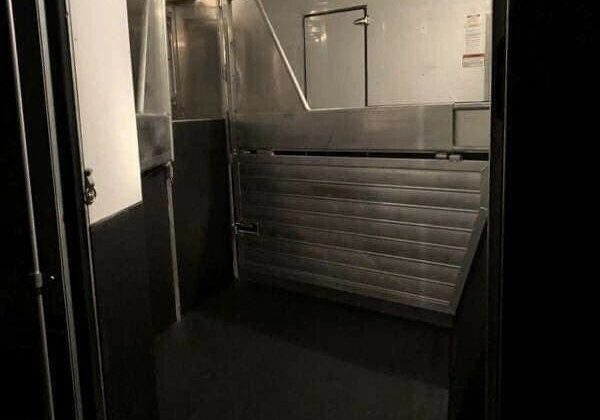 2013 Sundowner 7610RS 3 Horse Living Quarters