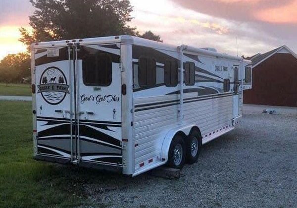 2013 Sundowner 7610RS 3 Horse Living Quarters