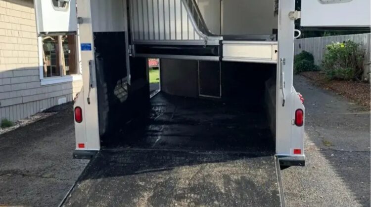 2016 4 Star 2H Gooseneck‼️