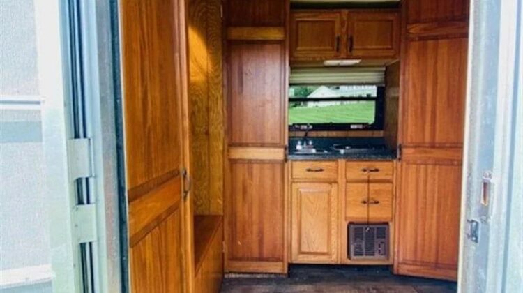 2006 All Aluminum Adam 3 horse slant weekender LQ.