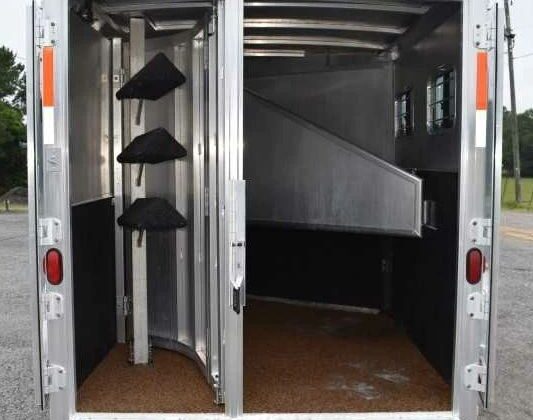 2002 Exiss XT208LQ 2 Horse Trailer with 8′ Short Wall‼️