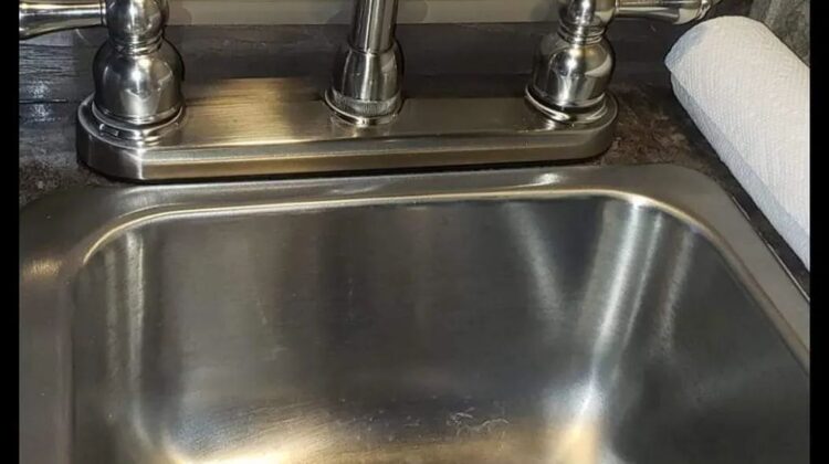 2018 Lakota charger goose neck 3 horse slant ‼️