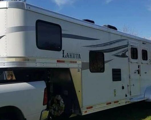 2018 Lakota charger goose neck 3 horse slant ‼️
