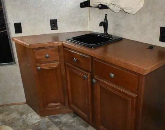 2002 Exiss XT208LQ 2 Horse Trailer with 8′ Short Wall‼️