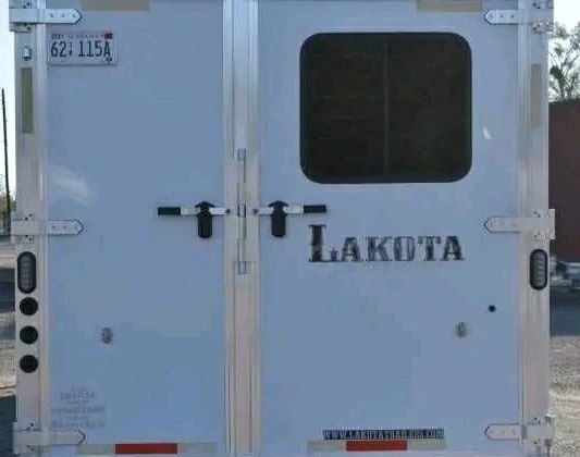 2019 Lakota 8311RKLQ 3 Horse Trailer with 11′ Short Wall‼️