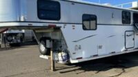 2005 Classic 3 Horse LQ Trailer – 10 ft SW- Drop Down Windows – Hayrack – Full Bathroom‼️