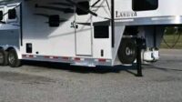 2019 Lakota 8311RKLQ 3 Horse Trailer with 11′ Short Wall‼️