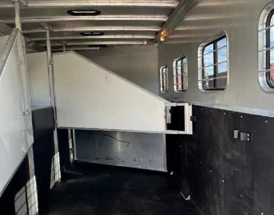 2003 Kiefer Built LQ 4 Horse Trailer with 9′ Short Wall‼️