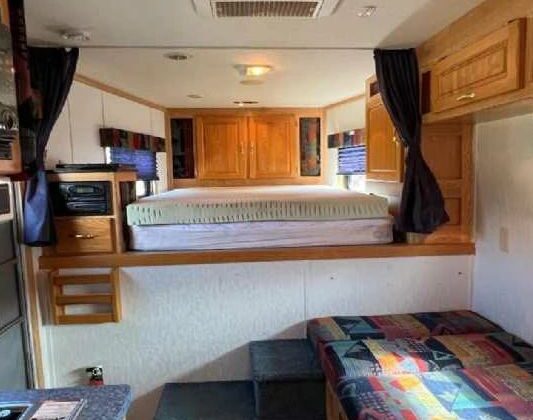 2003 Kiefer Built LQ 4 Horse Trailer with 9′ Short Wall‼️