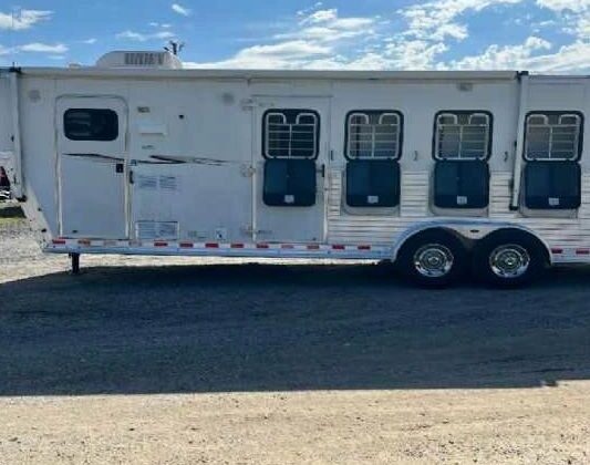 2003 Kiefer Built LQ 4 Horse Trailer with 9′ Short Wall‼️