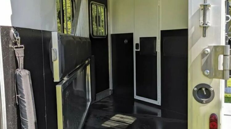 2018 Trail Boss 2H Trailer with Slide Out