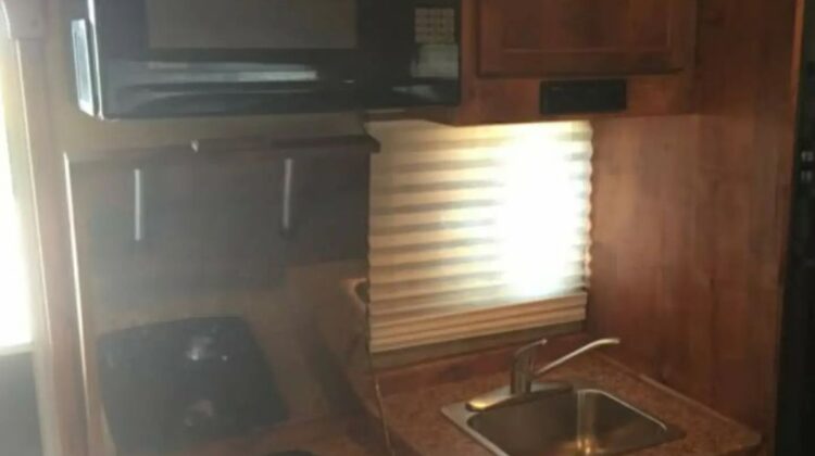 Logan Coach 2011 Razor XLT 3H LQ Trailer