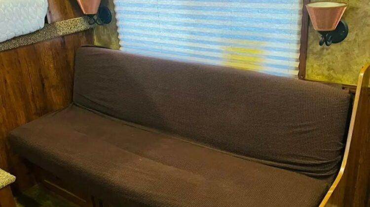 2016 4 Horse LQ Lakota Charger with Slide Out For